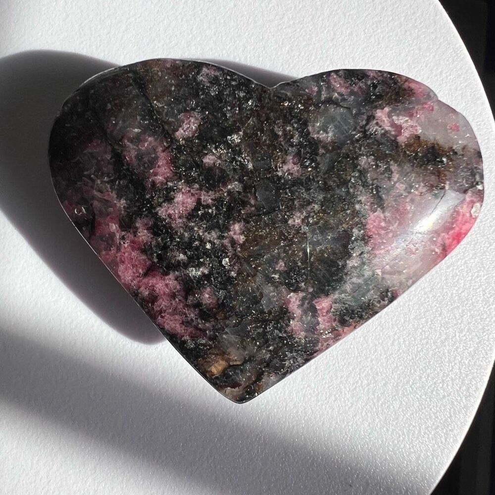 Icy Rhodonite Crystal Heart Carving - Picture 4 of 12